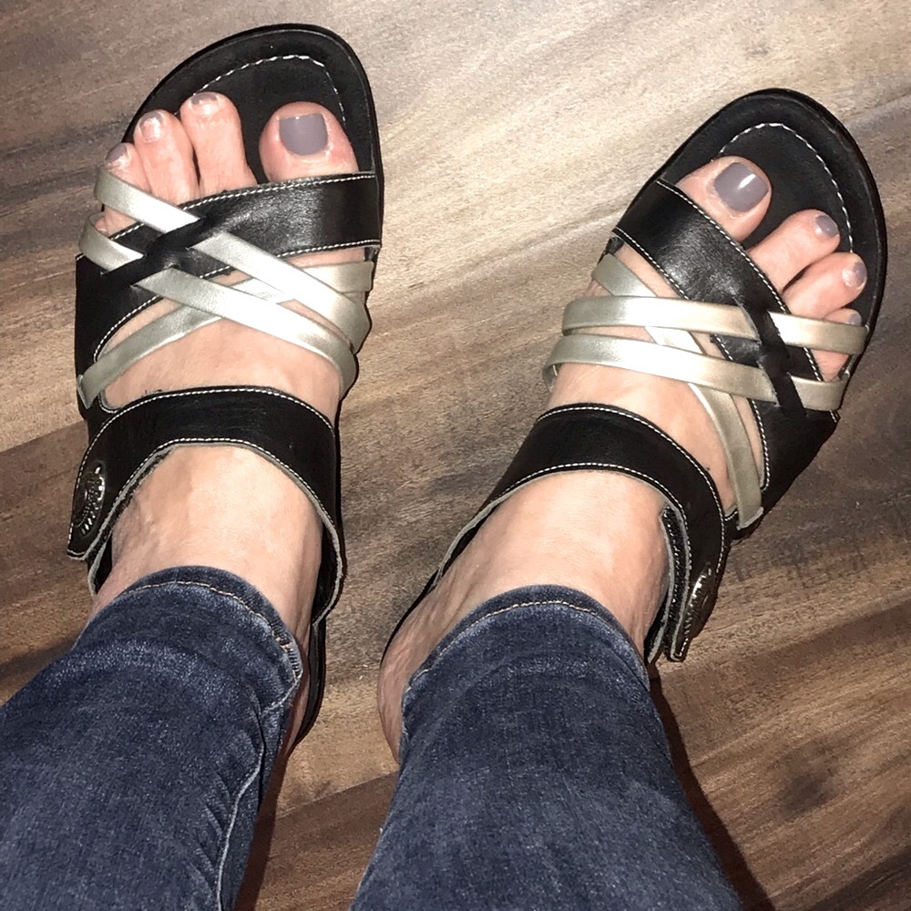Black and Metallic Silver Sandals - 39